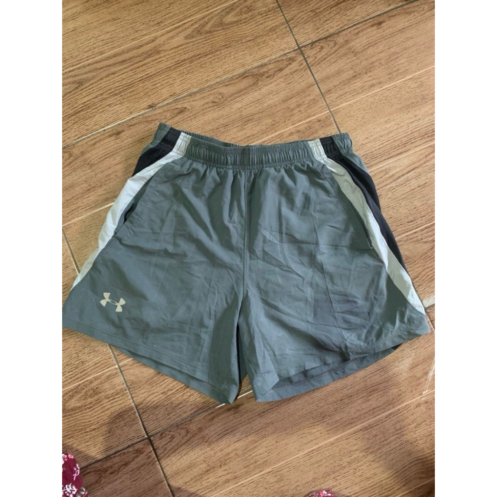 Celana olahraga Under armour