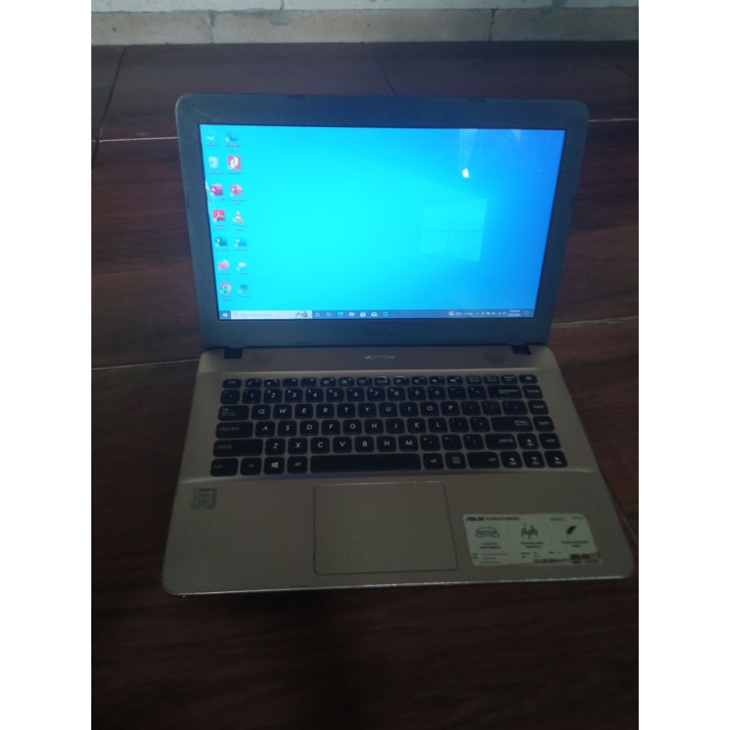 Latop ASUS