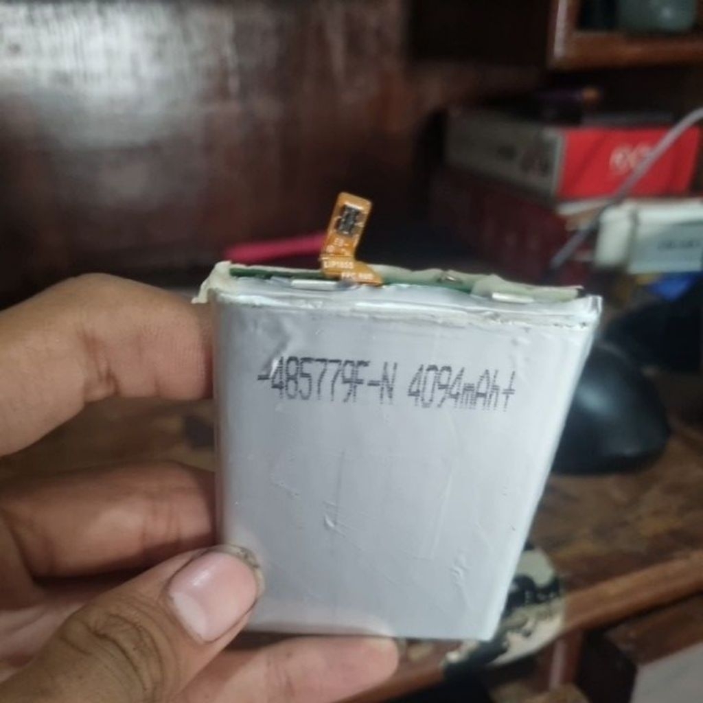 Baterai sony xz2 bekas normal