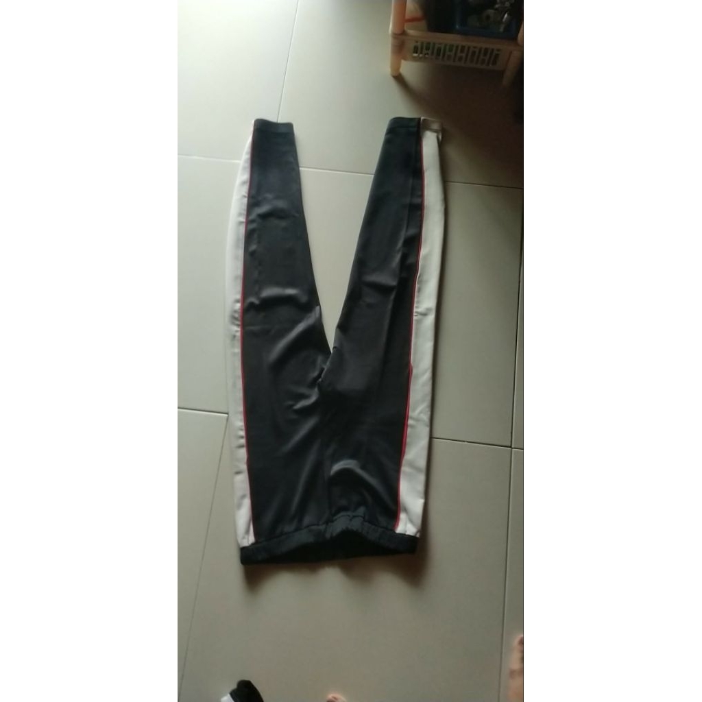 Pl celana olahraga