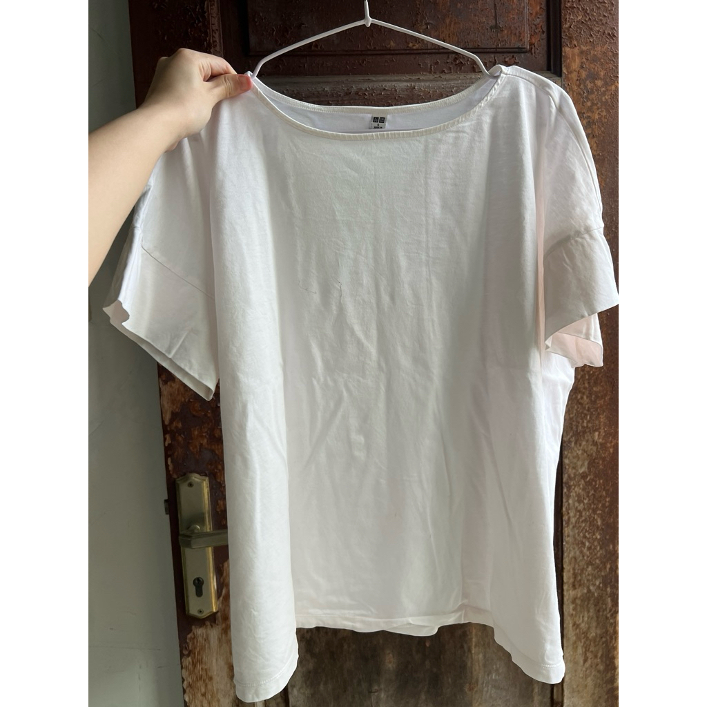 Uniqlo Kaos Putih