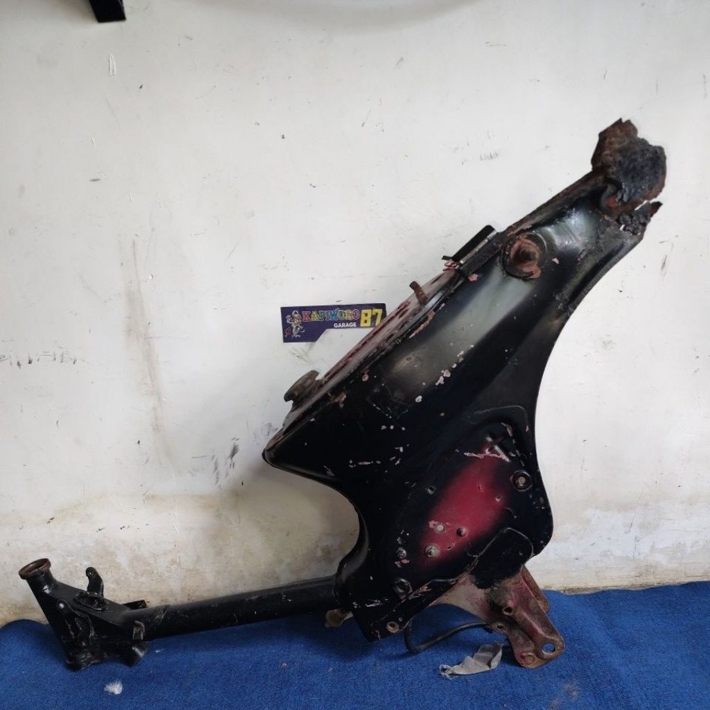 rangka Honda c700 c800 supercup anggap saja bahan B