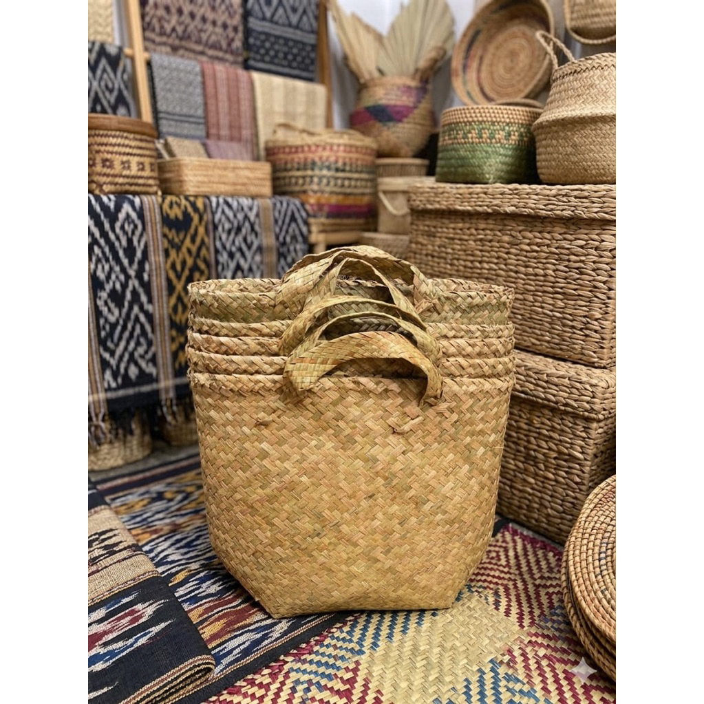 tas anyaman rotan sedang