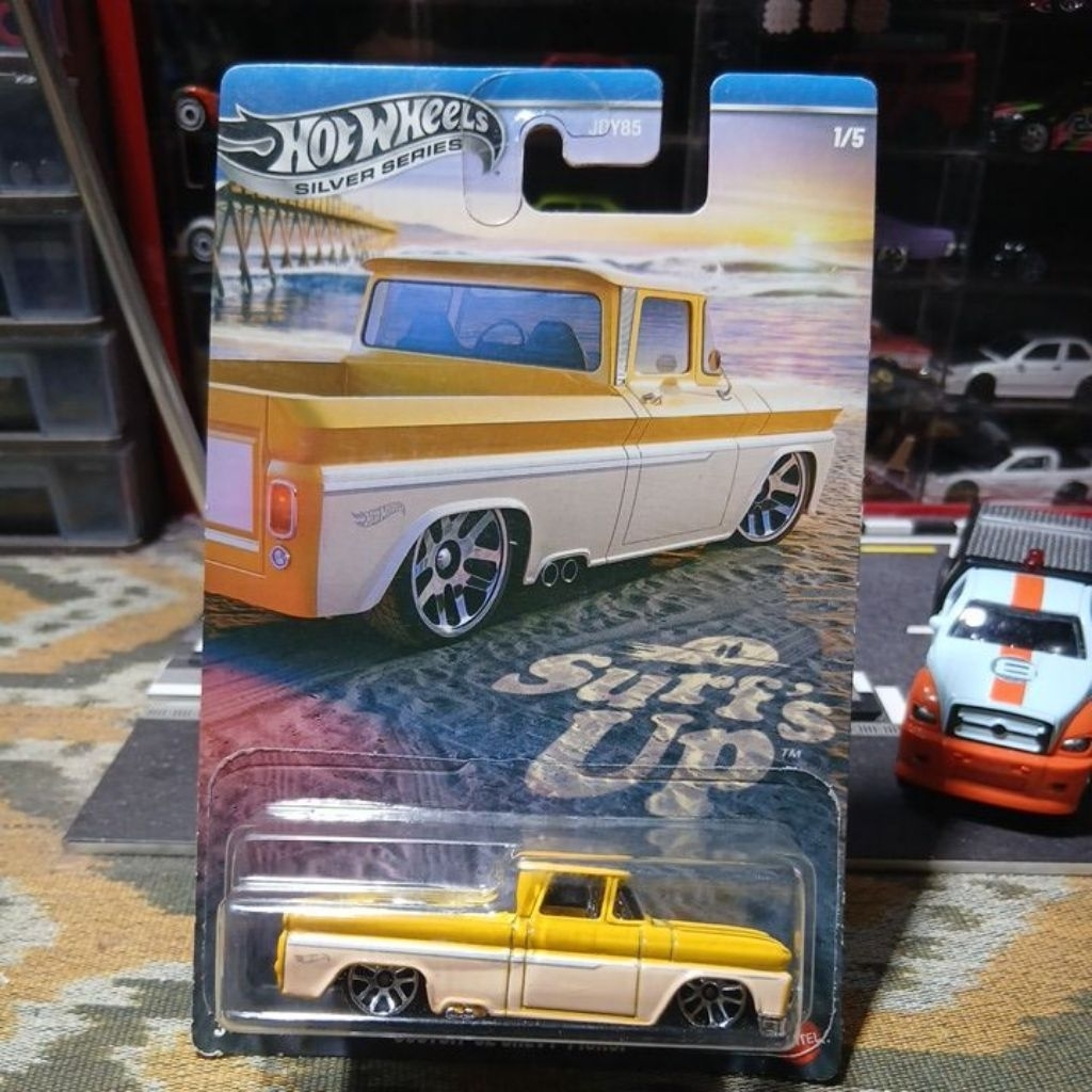 HOTWHEELS CUSTOM 62 CHEVY PICKUP