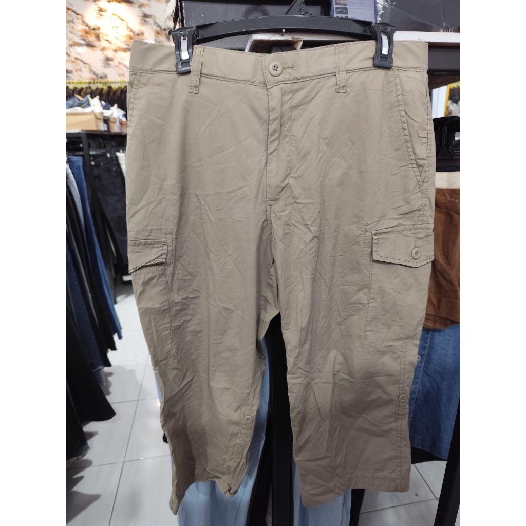 CELANA CARGO UNIQLO ORIGINAL, CELANA PENDEK CARGO CELANA CASUAL, CELANA LIFESTYLE