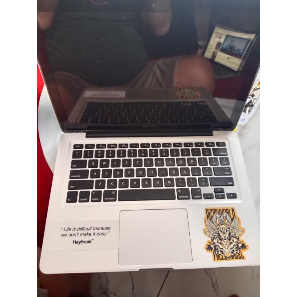 Macbook pro 2011 kondisi Mati