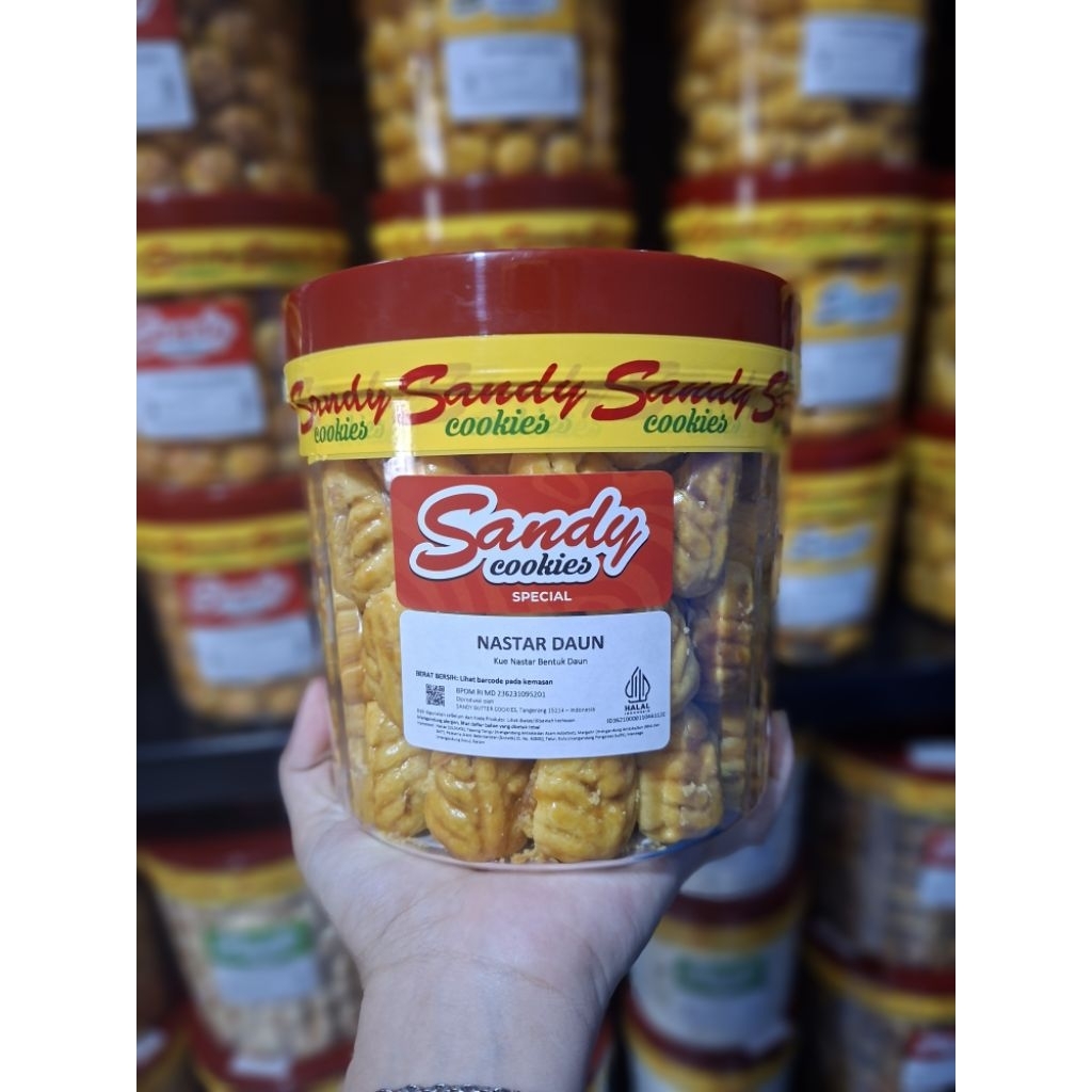 Nastar Daun Spesial toples mini sandy cookies
