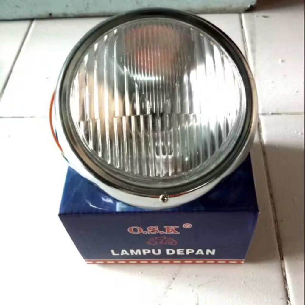 Lampu depan C70 ulung