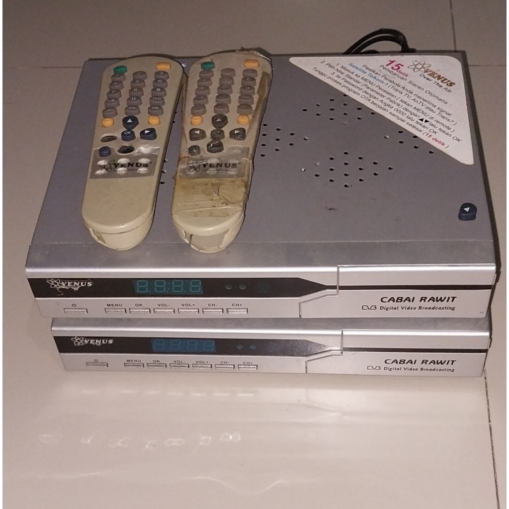 Receiver Parabola Bekas Venus - 2 Unit (1 Nyala, 1 Mati) - Bisa Kanibal / Sparepart