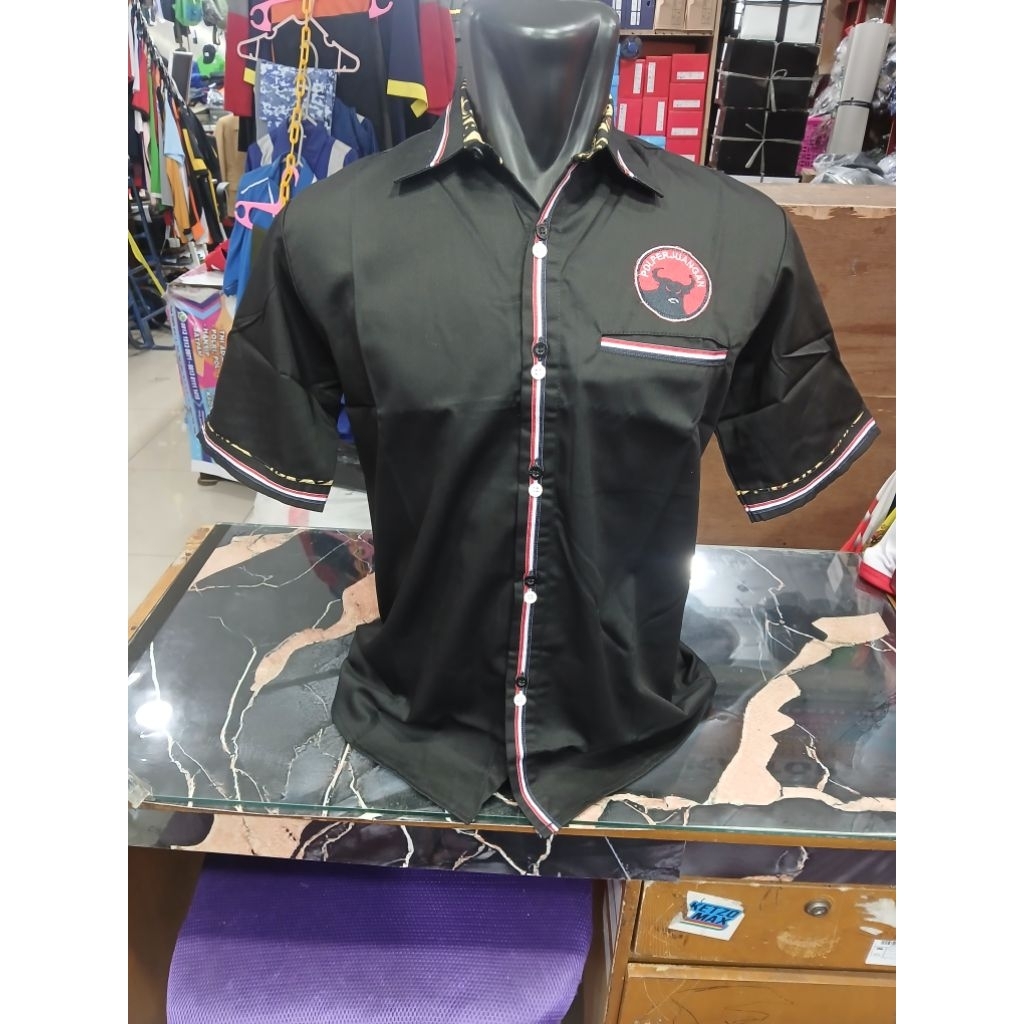 kemeja partai pdi perjuangan warna hitam ada lis dan batik