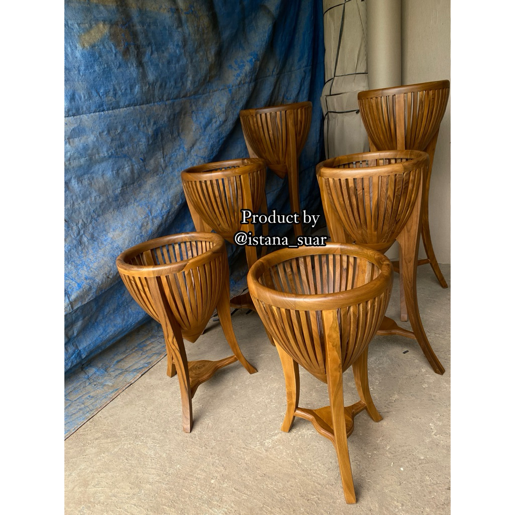 Pot bunga kayu jati