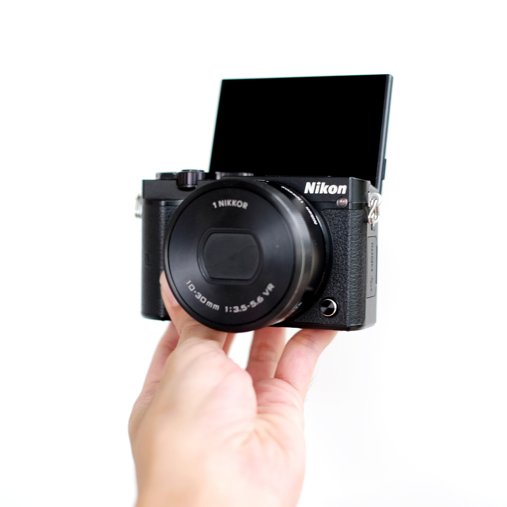 NIKON 1 J5 MIRRORLESS