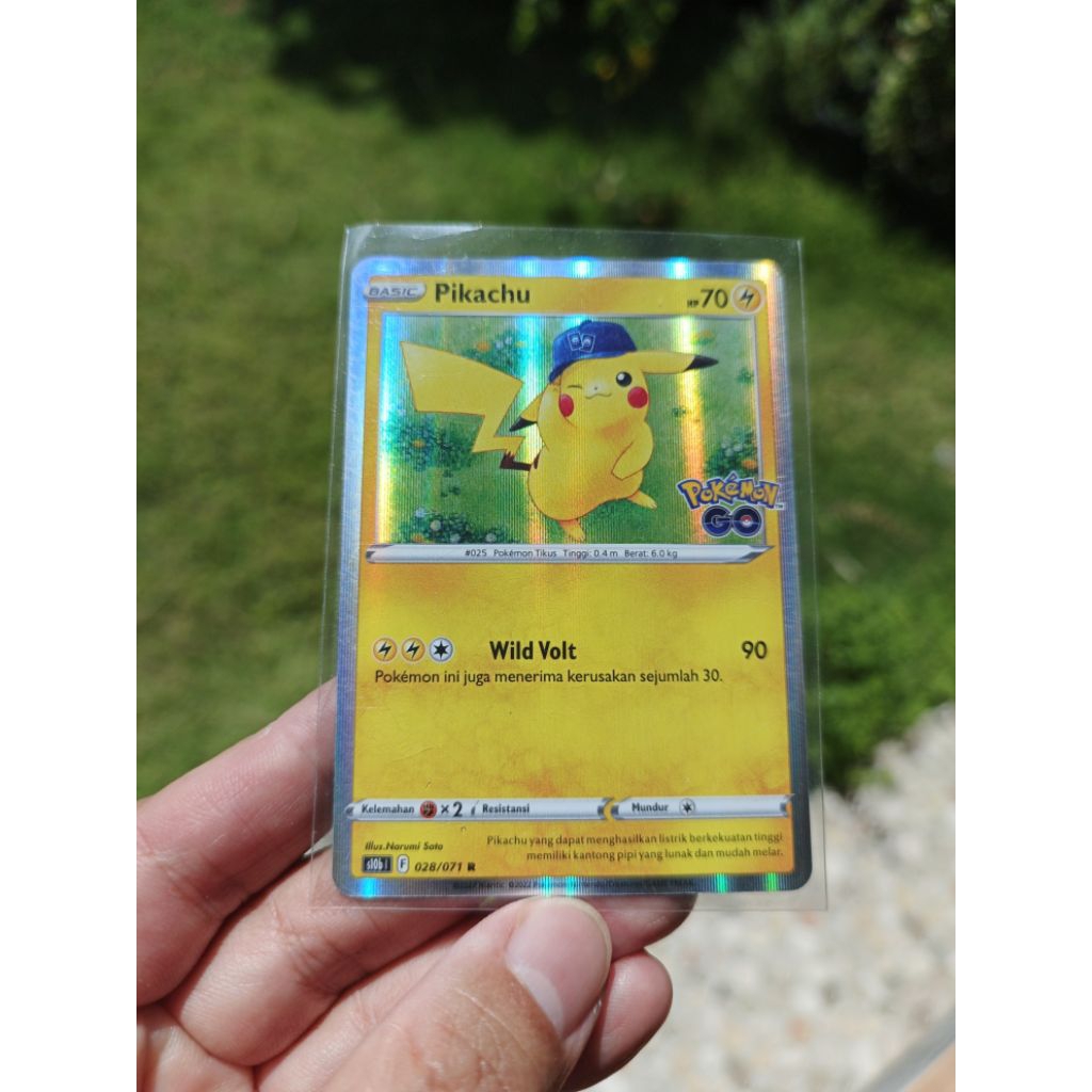 kartu pokemon GO 2022 Pikachu Holo