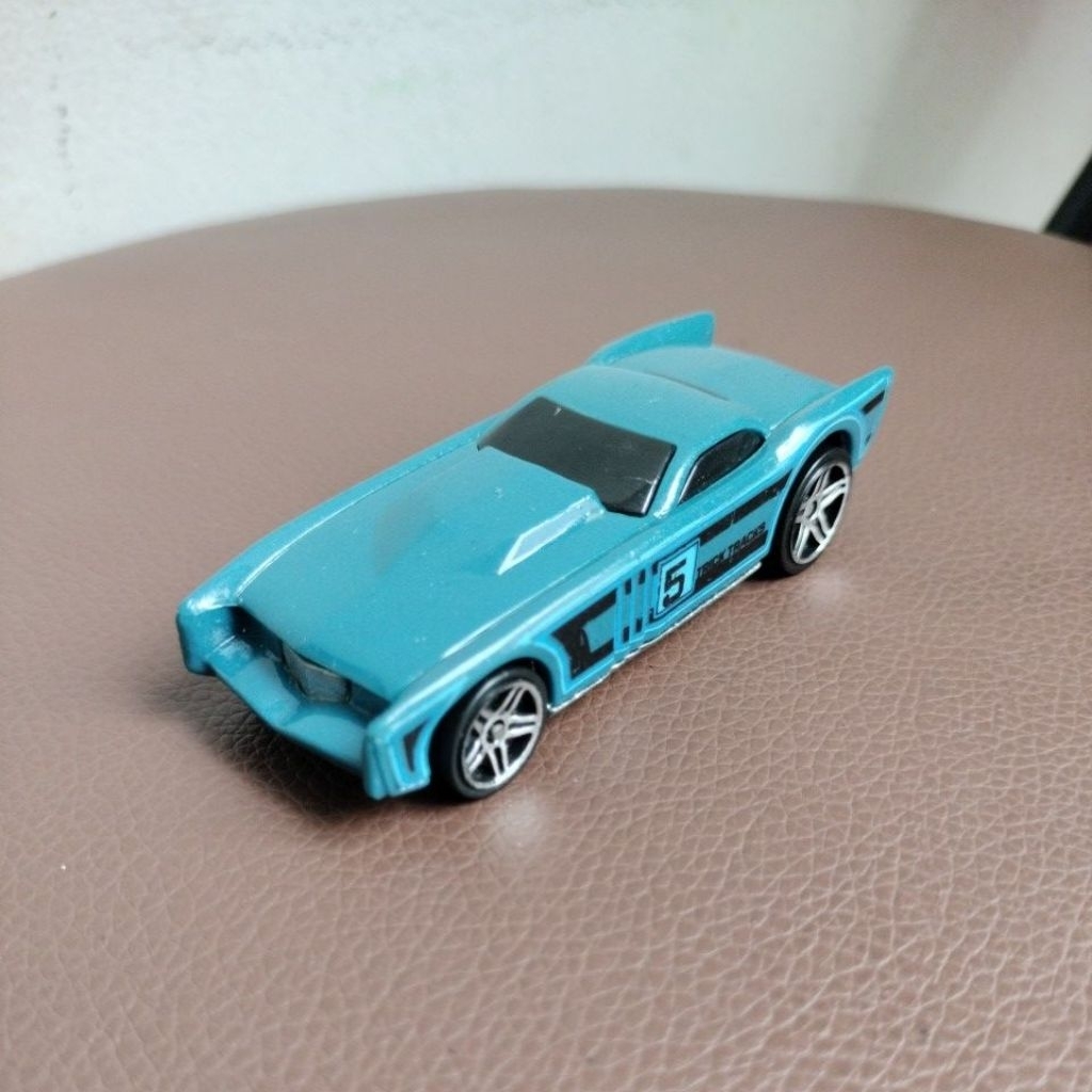 Hot Wheels The Govner Biru Trick Track