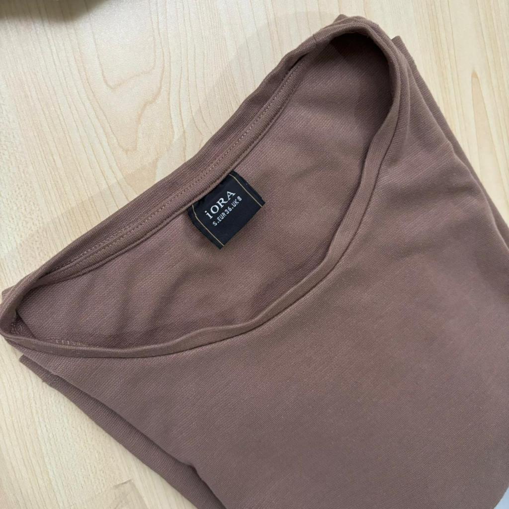(preloved) IORA Baju Kaos Wanita Lengan Pendek Polos Bahan Tebal