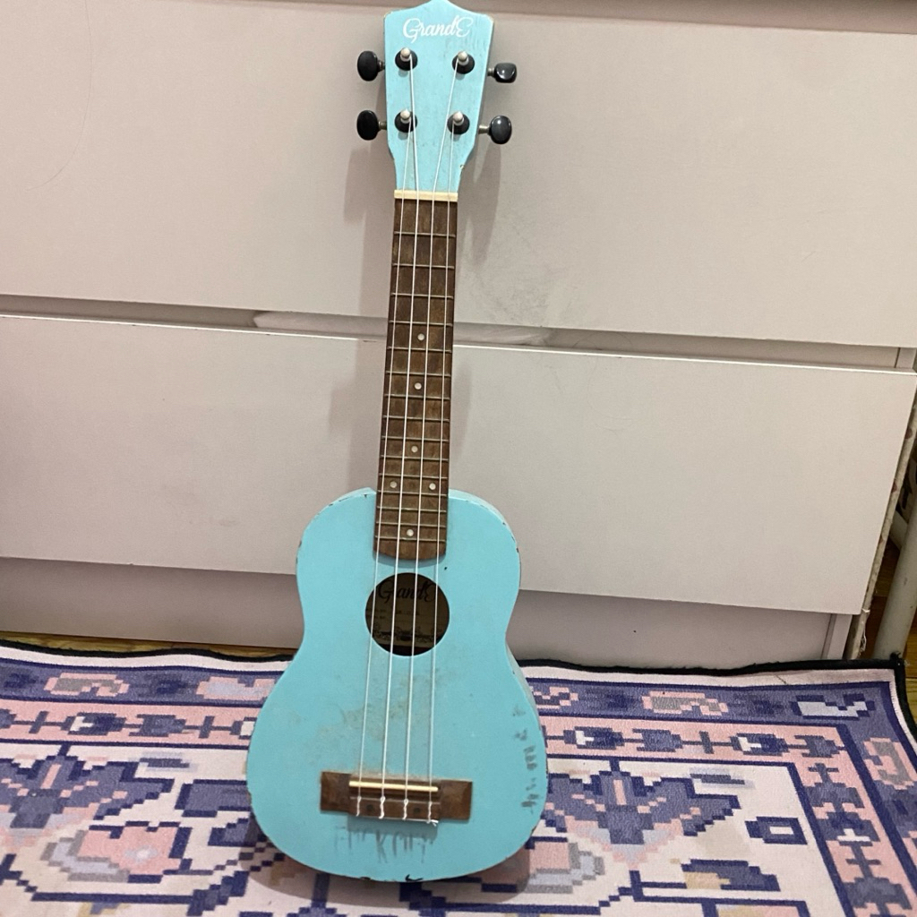[PRELOVED] Grande Ukulele Soprano - Biru Muda (Light Blue)