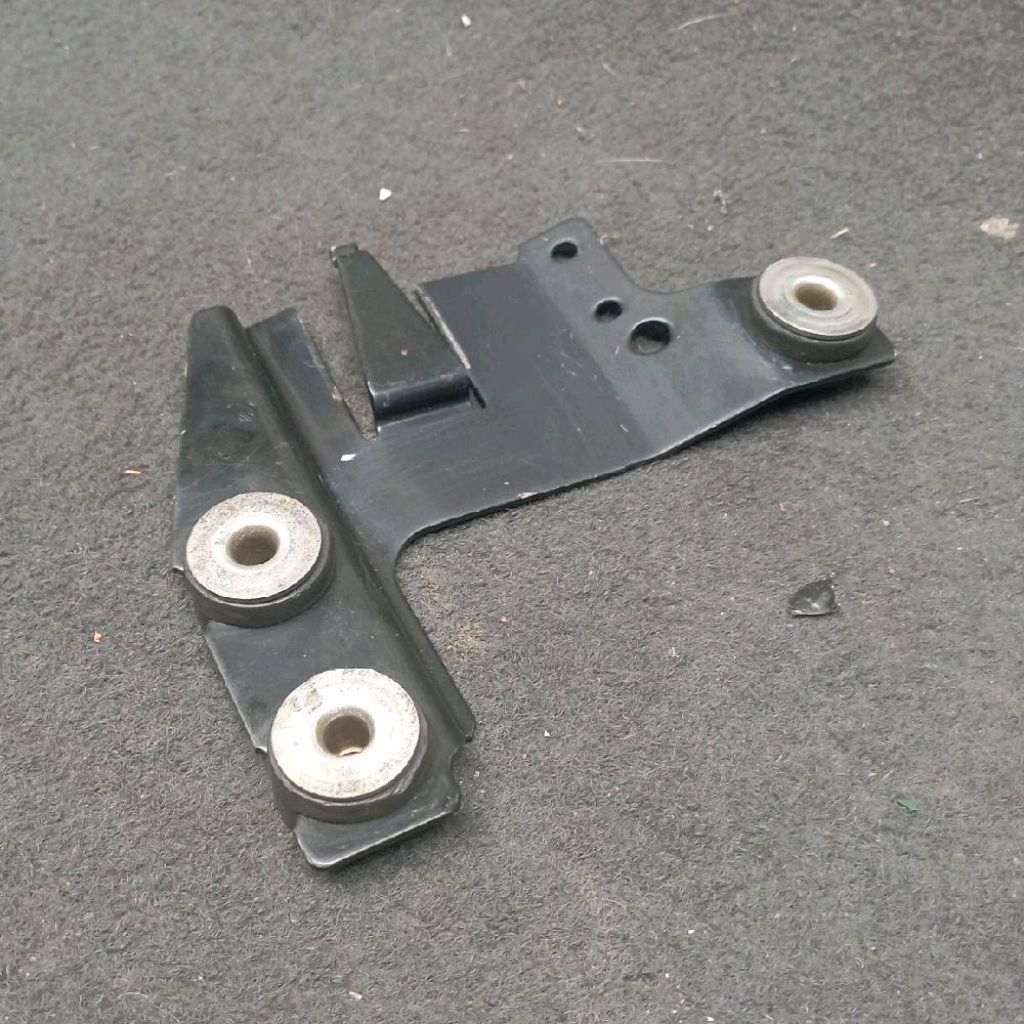 Bracket Tabung Oli Pompa Power Steering Nissan Xtrail T30 Original Copotan