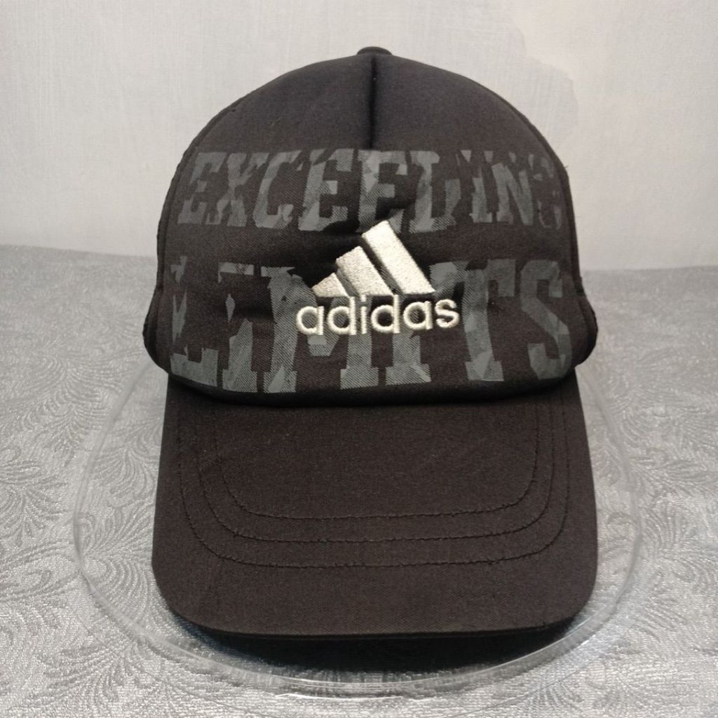 Topi ADIDAS trucker second original.
