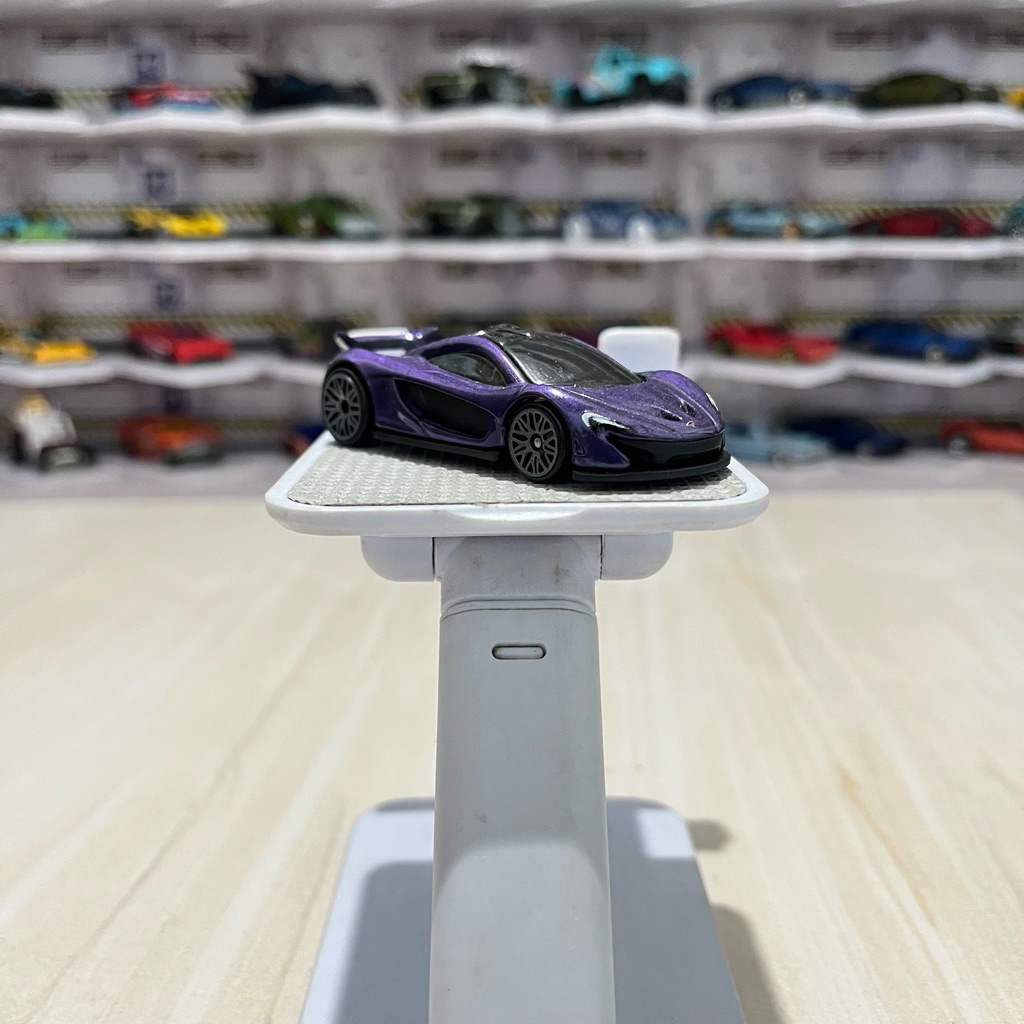 Hotwheels McLaren P1 Kroger Exclusive loose 99%