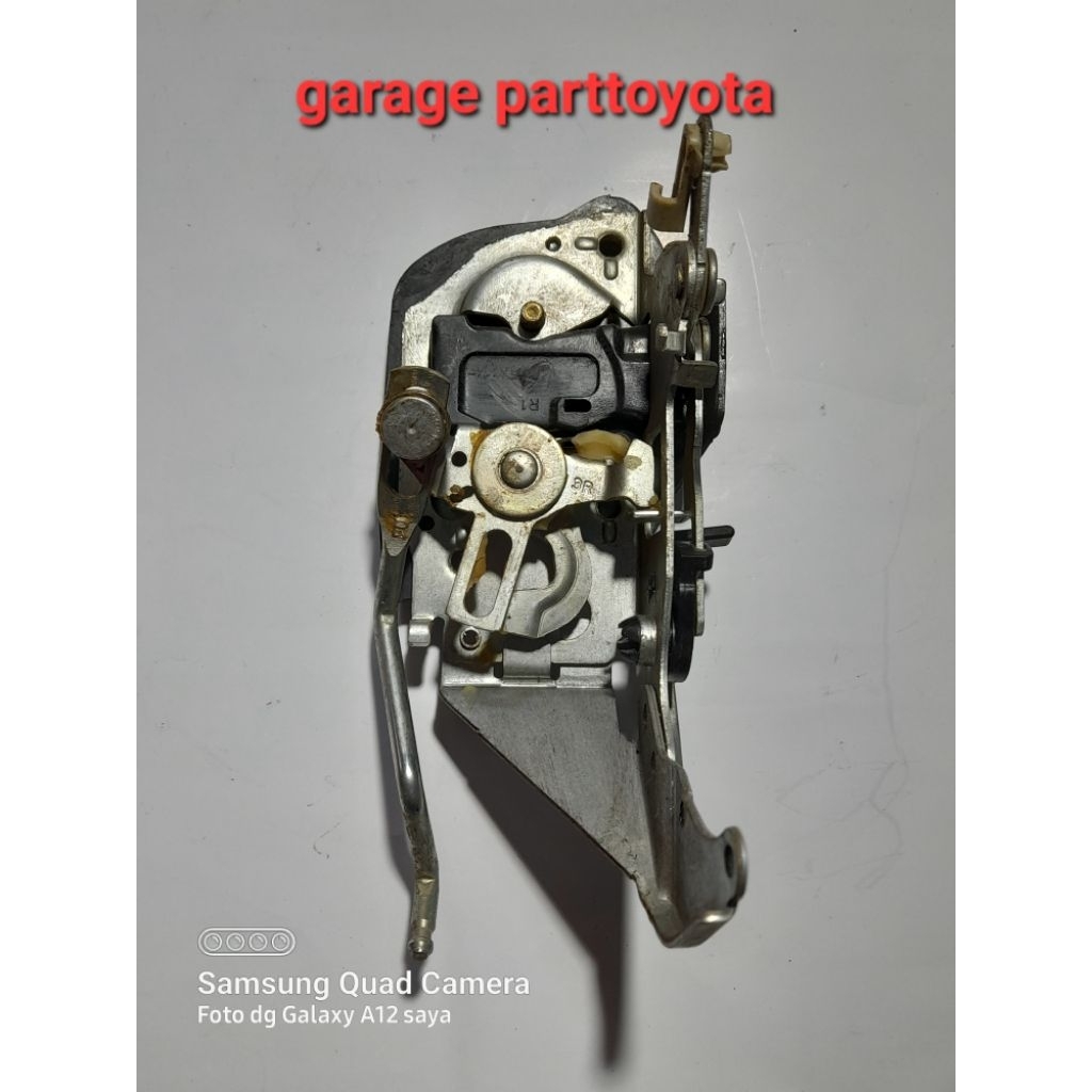 doorlock pintu tengah kijang efi original
