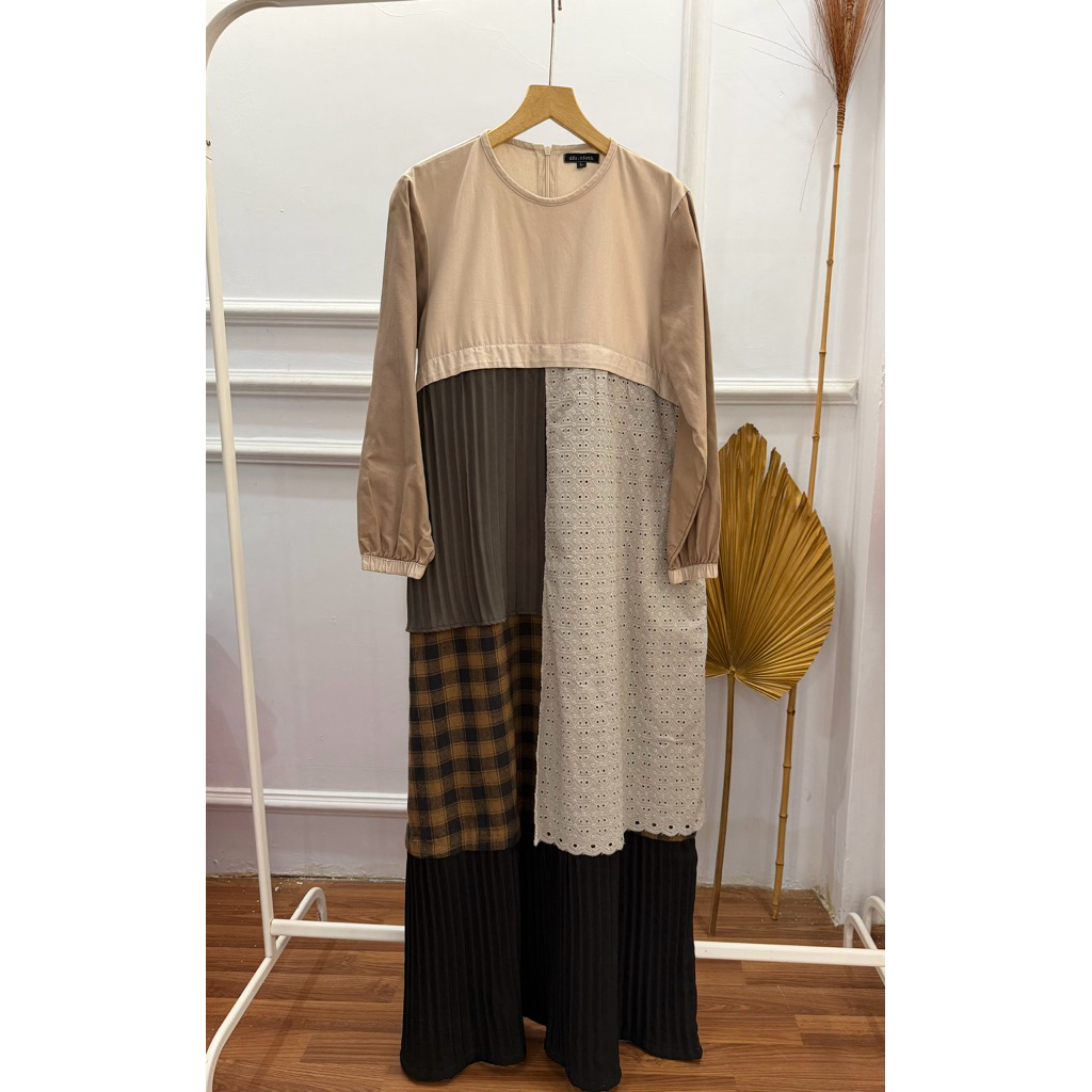 Preloved Abaya by DFR.Cloth