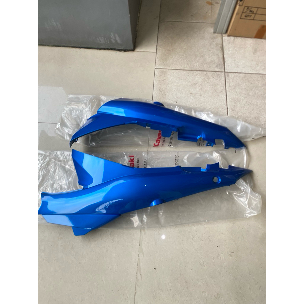 body belakang kawasaki blitz r e vr joy biru