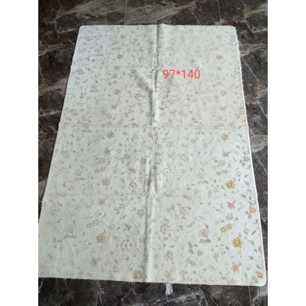 PL/PRELOVED KARPET BULU MOTIF BUNGA UK 97*140 CM