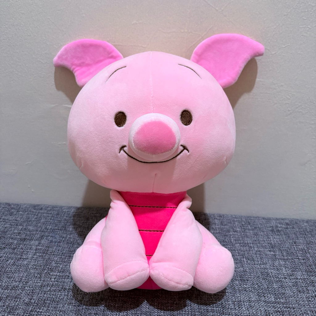 boneka piglet lembut bahan seperti miniso