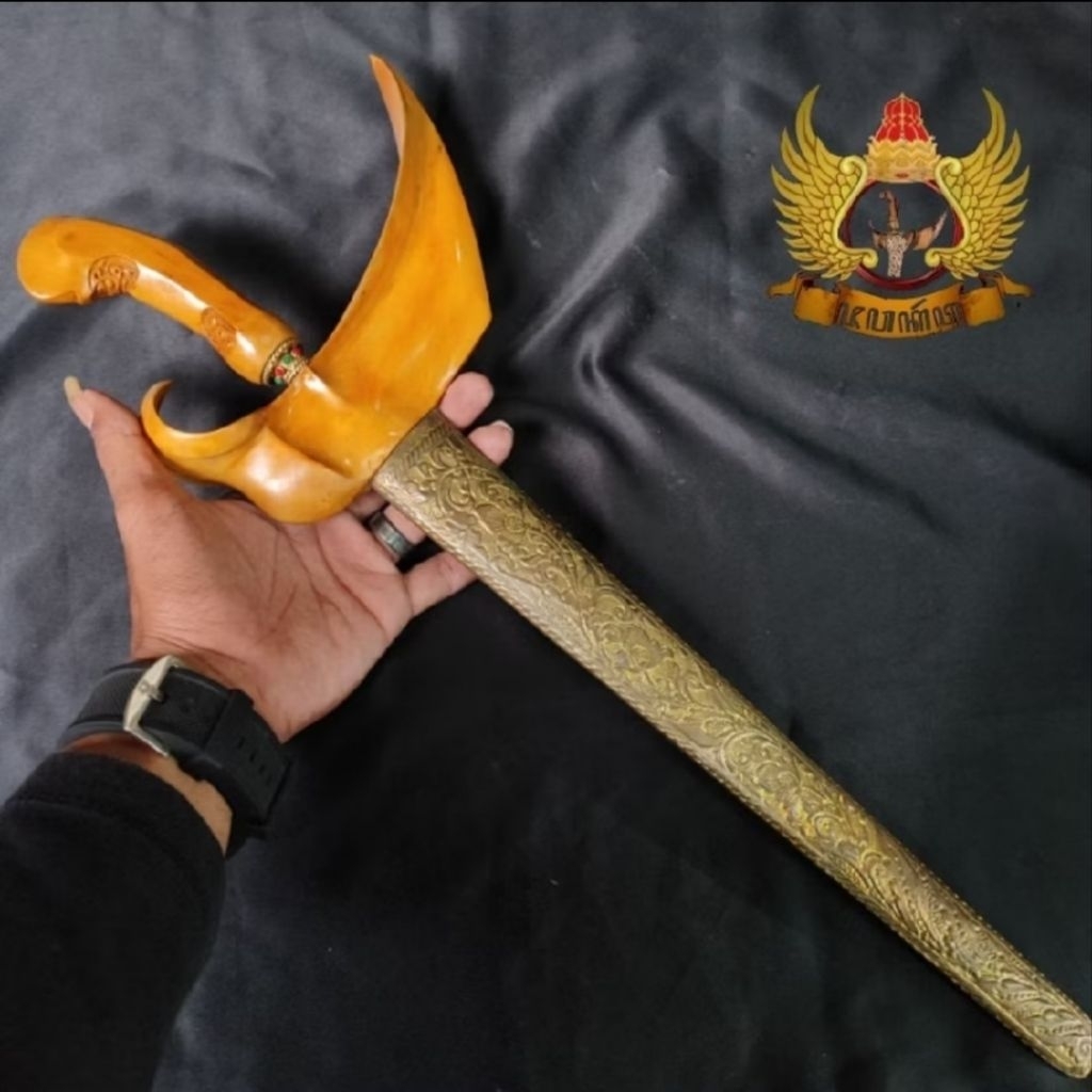 Warangka Model Ladrang Gaya Surakarta Bahan Kayu Cendana Jawa