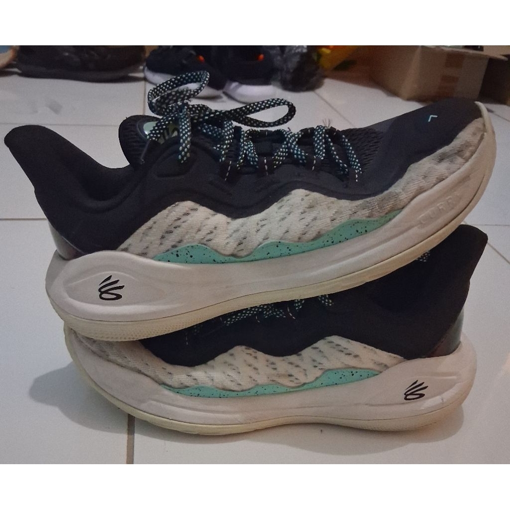 Under Armour Curry 11 seken size 40