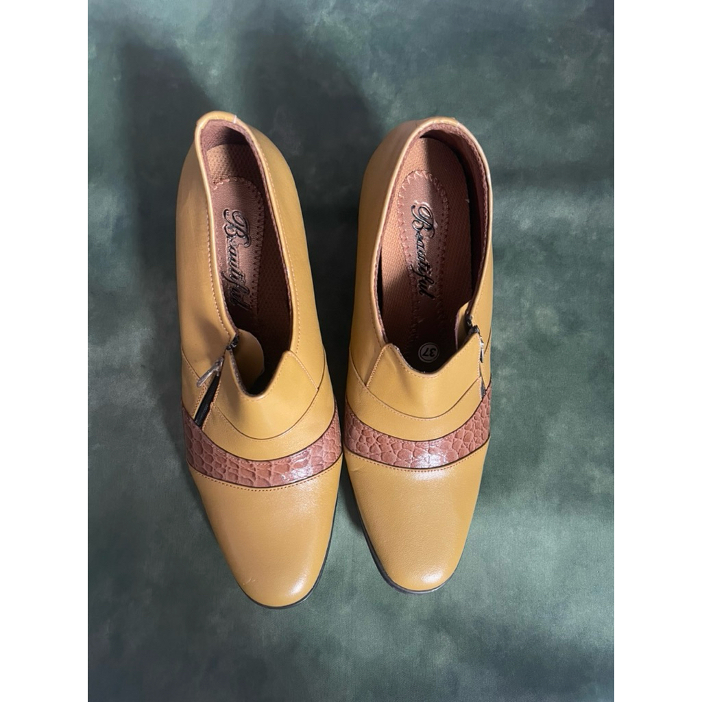 sepatu kantor wanita bekas ukuran 37