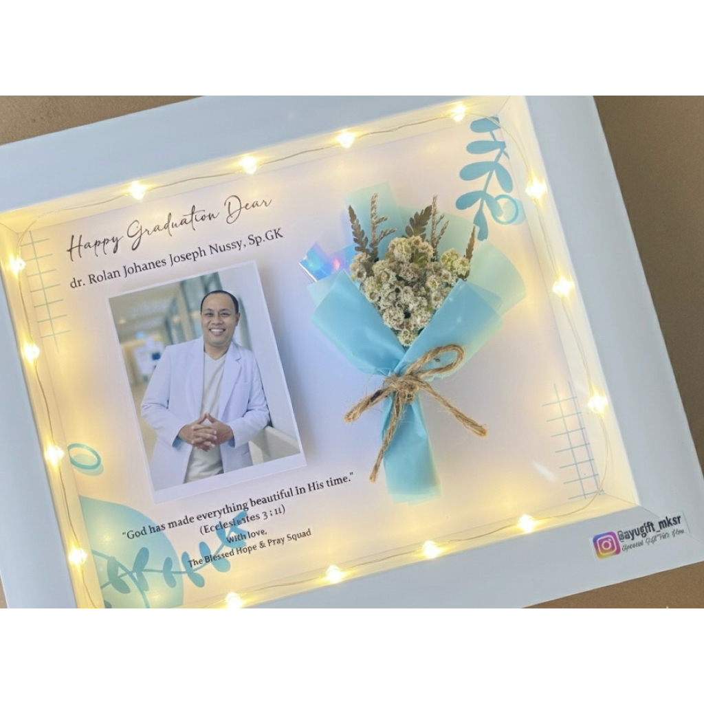 frame buket/ frame gift/ frame wisuda/ frame led