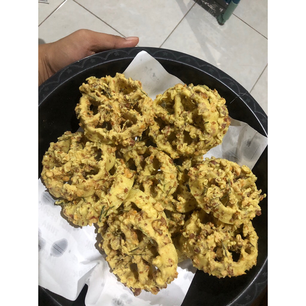 peyek oyot/peyek kembang goyang
