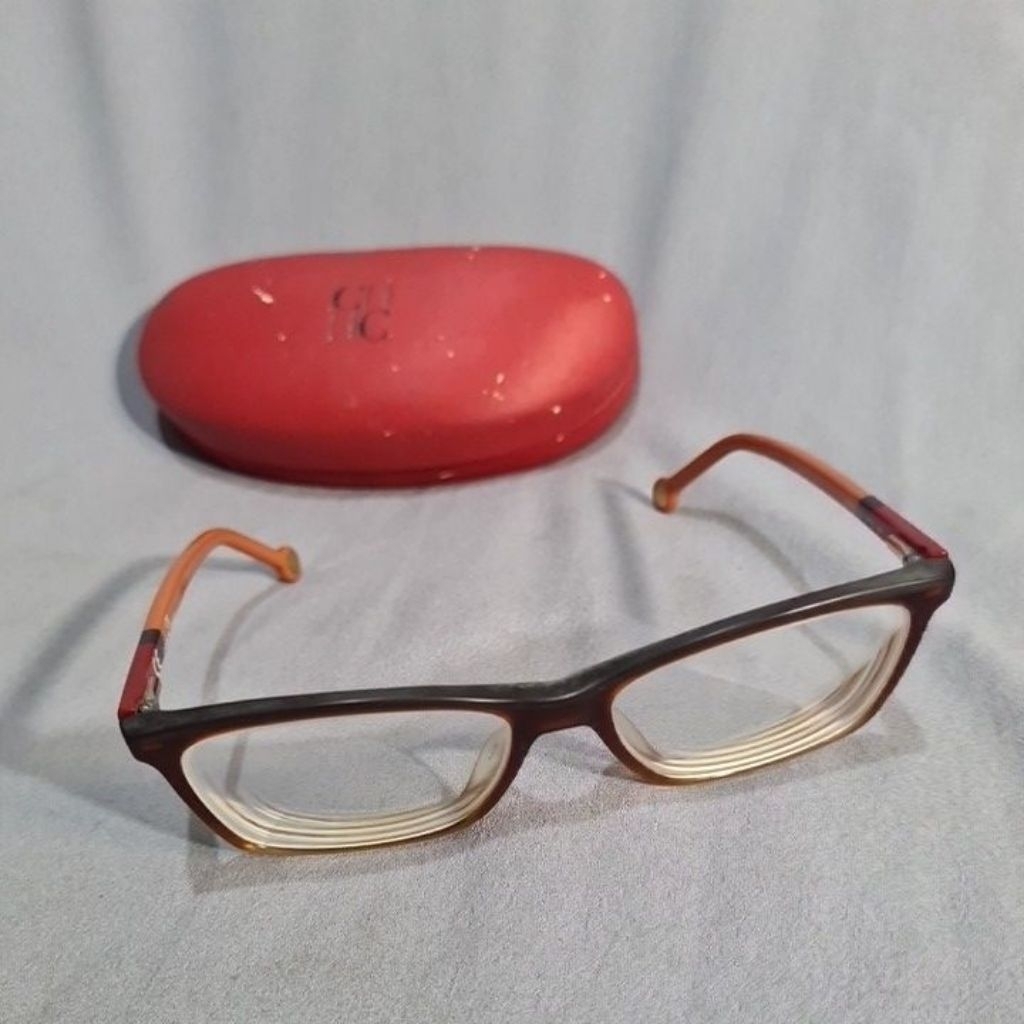 Kacamata Frame CAROLINA HERRERA VHE586