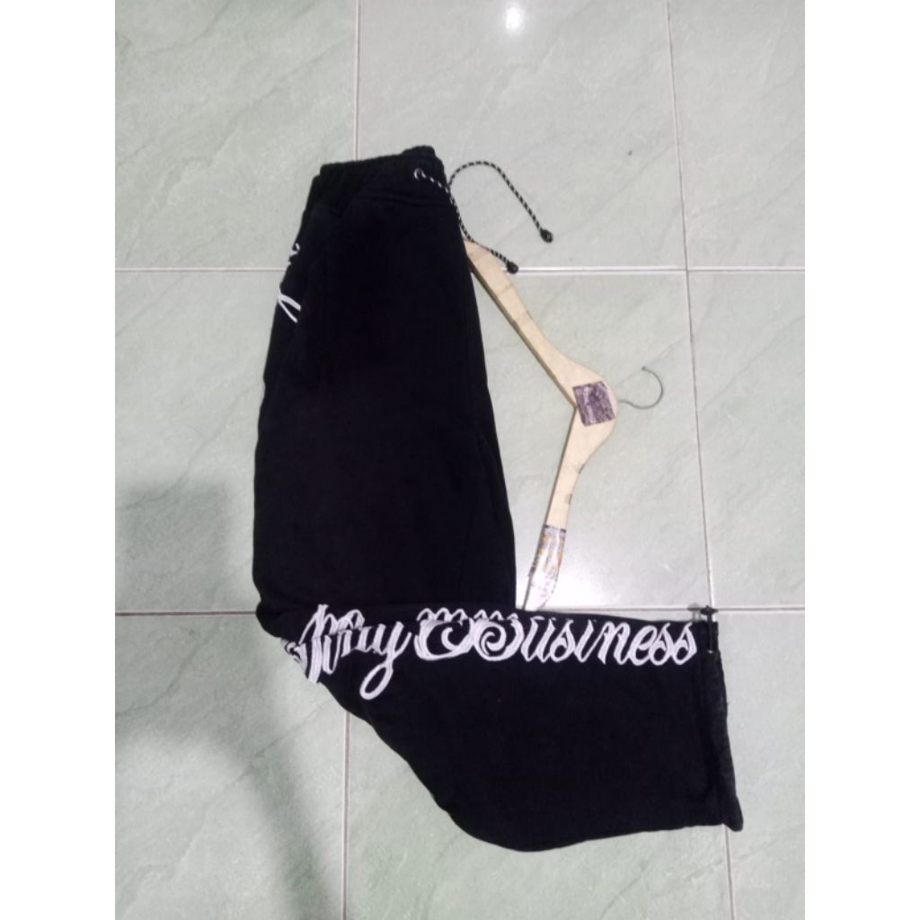 CELANA DIRTY BUSINESS ,MIN RINGAN KEL ZONK SZ L WARNA 100%PEKAT