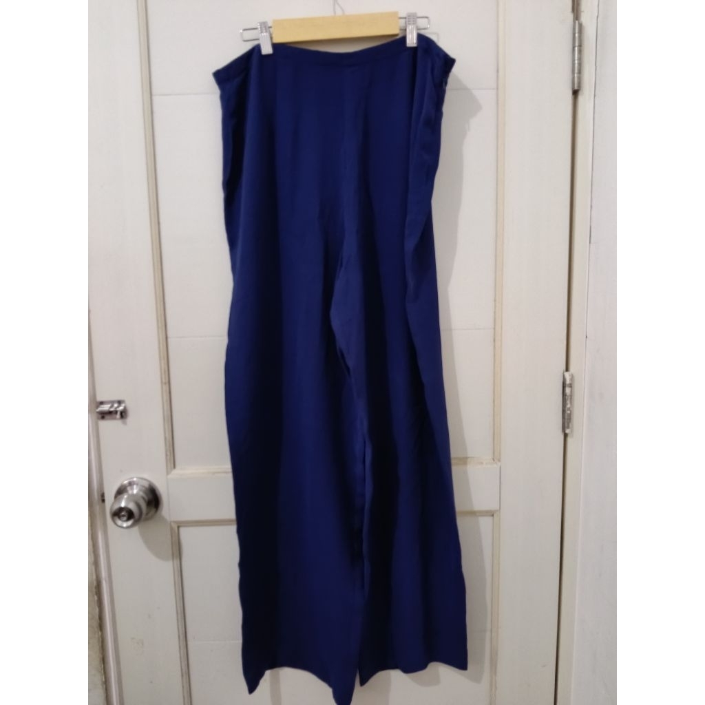 Celana panjang navy bahan jatuh brand Talbots, ukuran 12