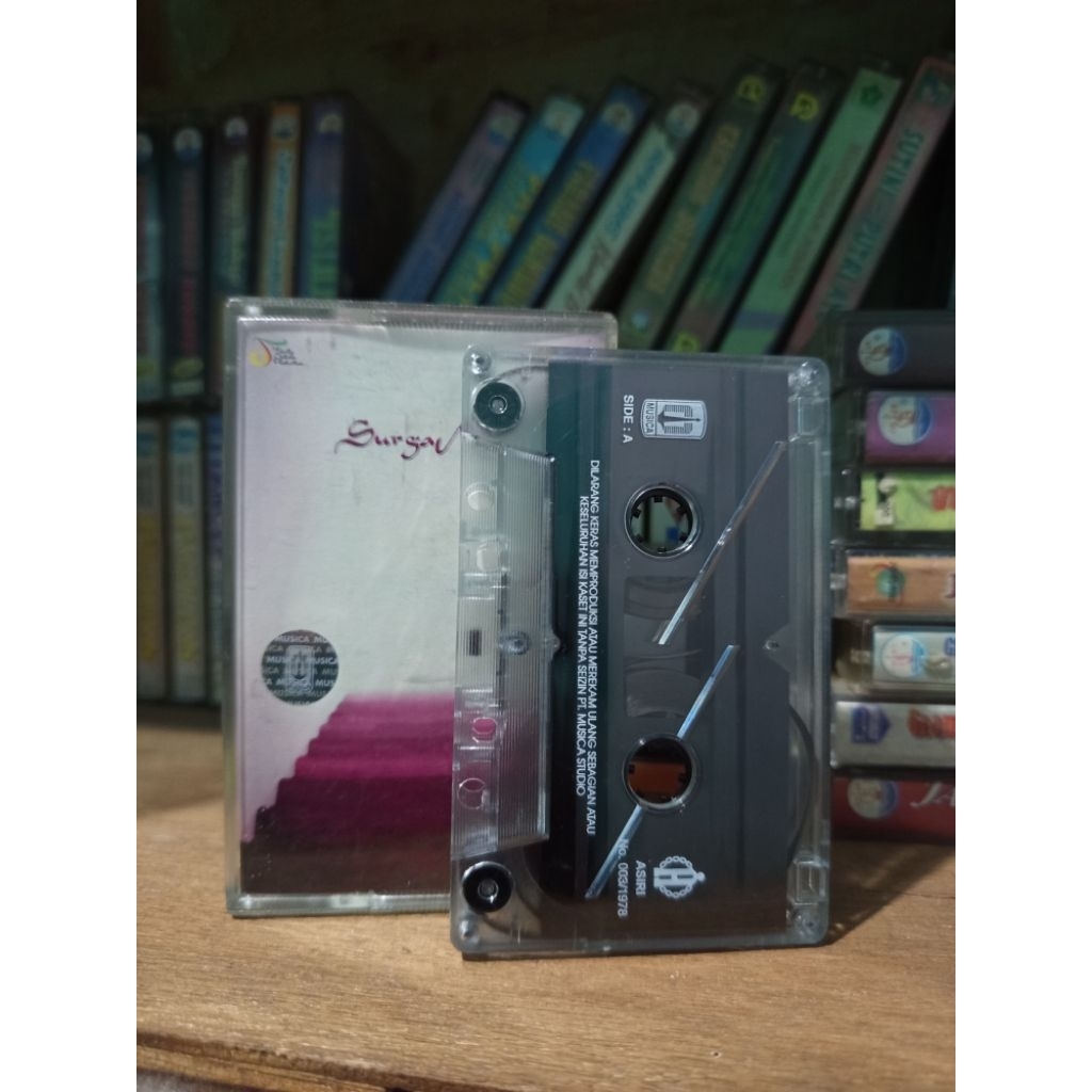 kaset pita ungu