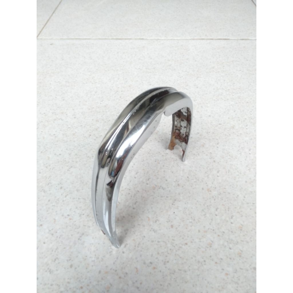 Bando Sayap Legshield Tebeng Honda C70 C90 Original