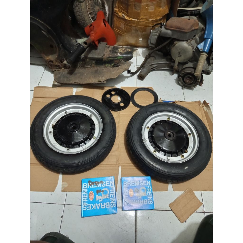 Velg set tromol depan belakang vespa  r10 /ring 10