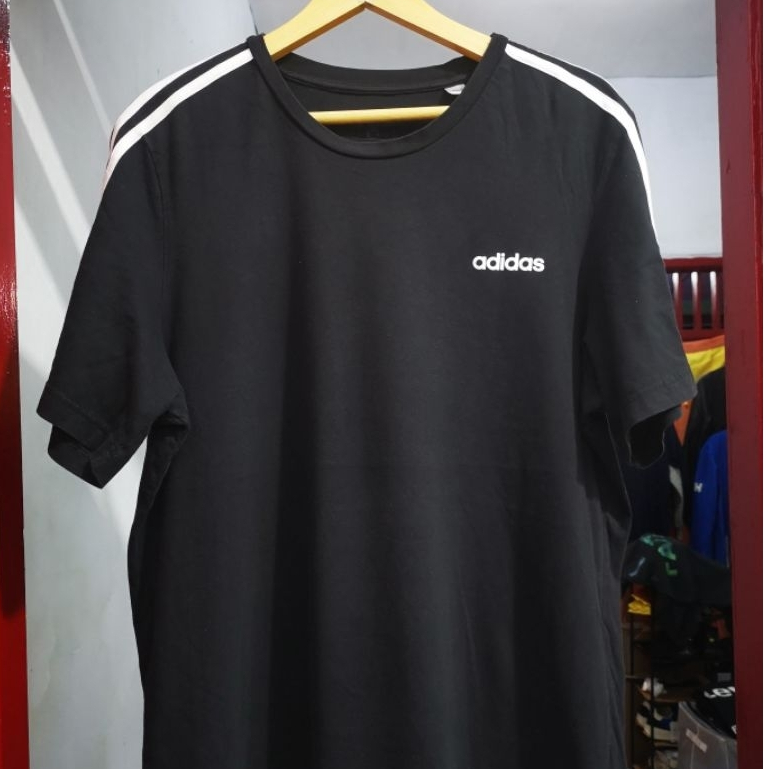 KAOS ADIDAS 3 STRIPES TEE