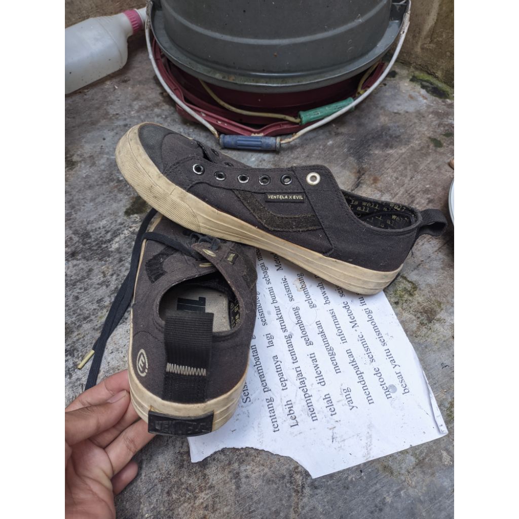 Sepatu Ventela Papa Gading Low Hitam Original Second Bekas Layak Pakai Sneakers Casual Pria Wanita S