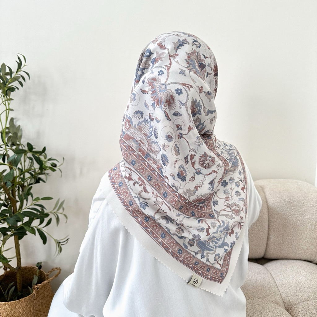 Efabric - Hijab Segi Empat Motif Amina A / Hijab Segi Empat Voal Motif Sublim lasercut / Hijab Segi 