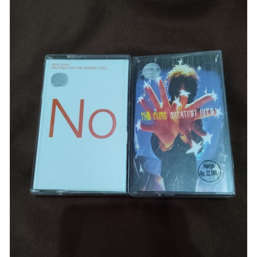 Paket Kaset The Cure Greatest Hits dan New Order Waiting for the sirens call