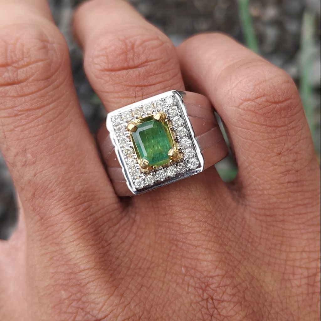 EKSKLUSIF:CINCIN PRIA ZAMBRUD HIJAU KELILING BERLIAN EROPA MENGKILAP