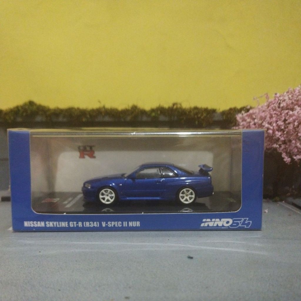 Diecast Inno64 Nissan Skyline GT-R R34 V-Spec ll Nur