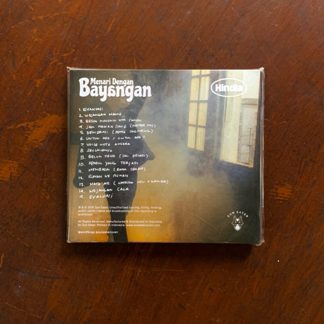 CD Hindia Menari Dengan Bayangan
