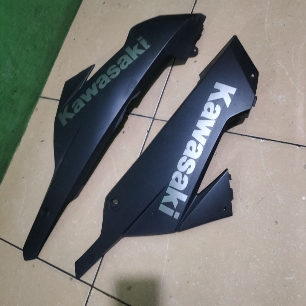 Undercowl cover mesin Kawasaki ninja 250 fi injeksi original copotan