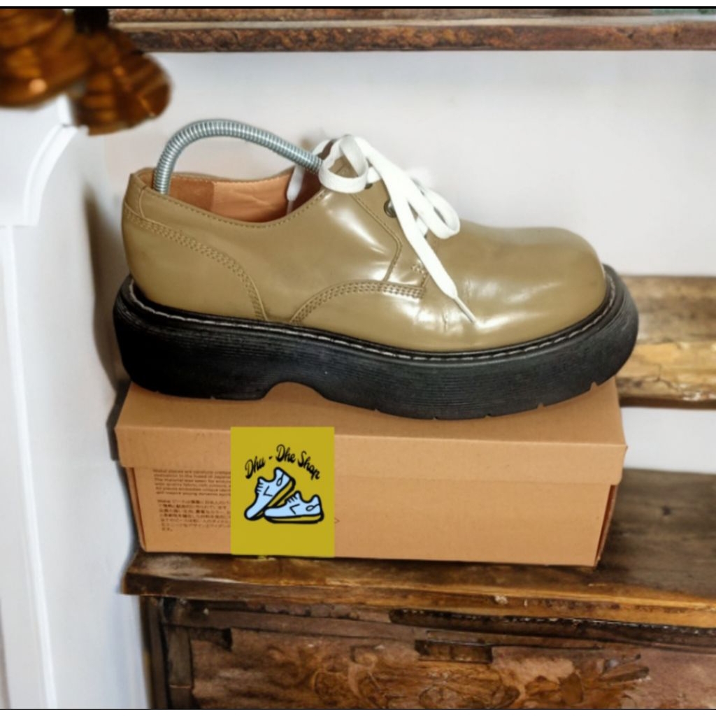 Sepatu Sneaker size 41  Bottega Venetong original mewah