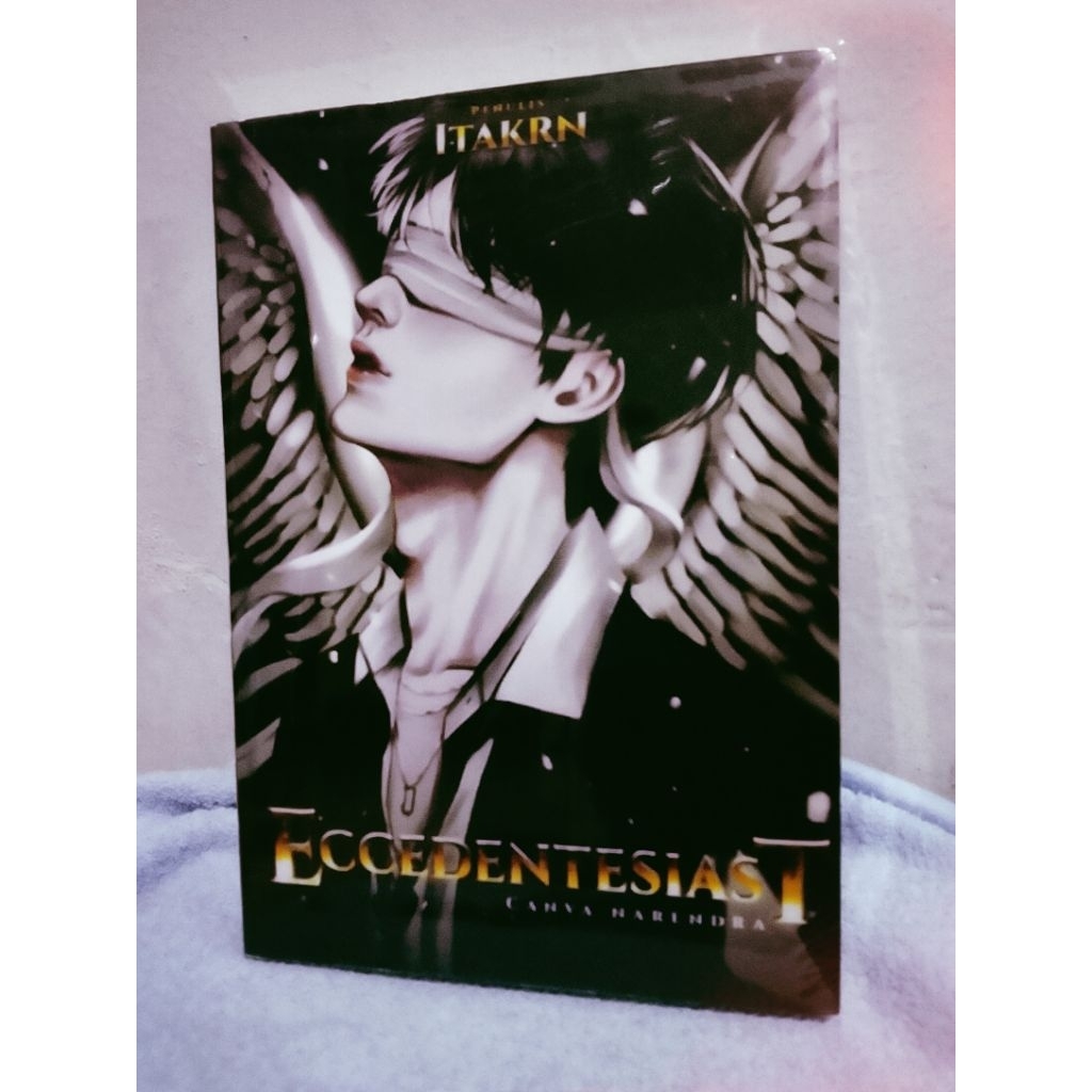NOVEL ECCEDENTESIAST~ITAKRN