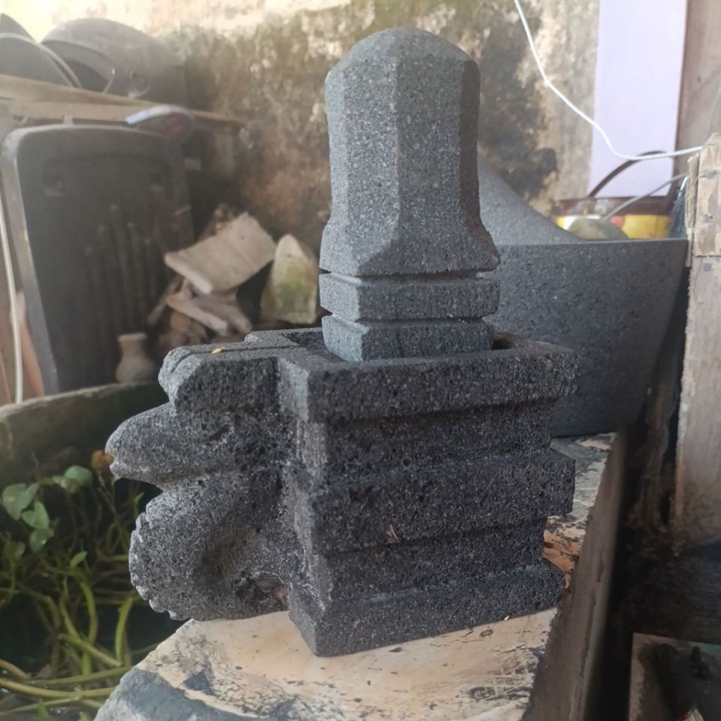 MINIATUR LINGGA YONI UKURAN KECIL 10CM X 15CM X 20CM(TOTAL).BAHAN BATU ALAM MERAPI ASLI